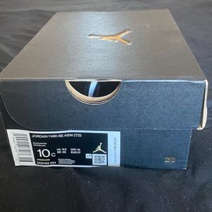 Worn once size 10c Jordan 1 Mid